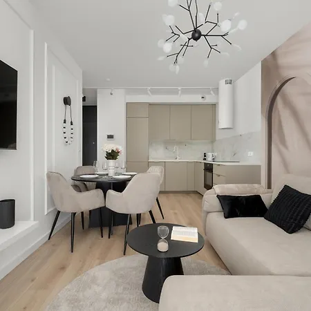 아파트 Stylish With Balcony & Parking In The Old Town Of By Renters *