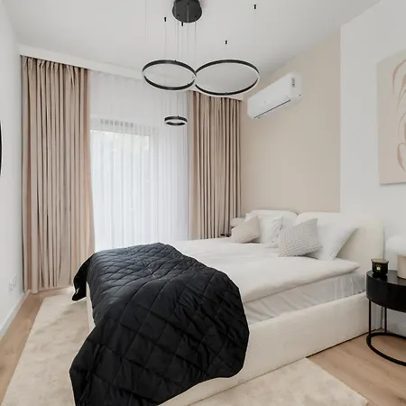 아파트 Stylish With Balcony & Parking In The Old Town Of By Renters 브로츠와프