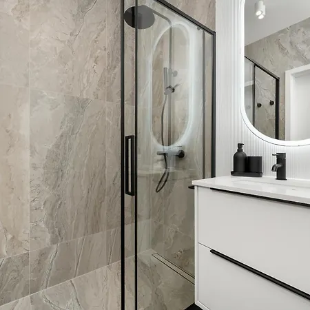 아파트 Stylish With Balcony & Parking In The Old Town Of By Renters 브로츠와프