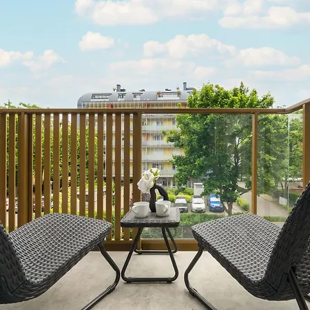 Stylish With Balcony & Parking In The Old Town Of By Renters 아파트 *