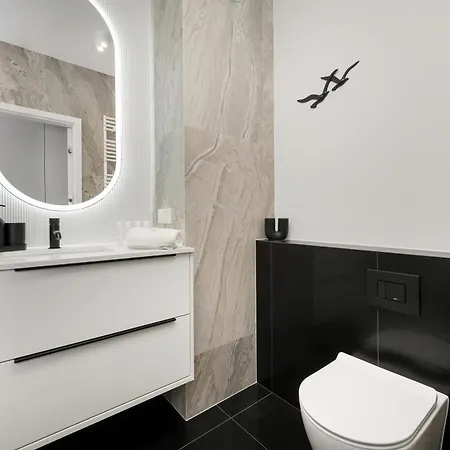 아파트 Stylish With Balcony & Parking In The Old Town Of By Renters *