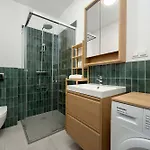 Stylish With Balcony & Parking In The Old Town Of By Renters Appartement