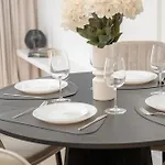 Stylish With Balcony & Parking In The Old Town Of By Renters