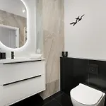 Appartement Stylish With Balcony & Parking In The Old Town Of By Renters *