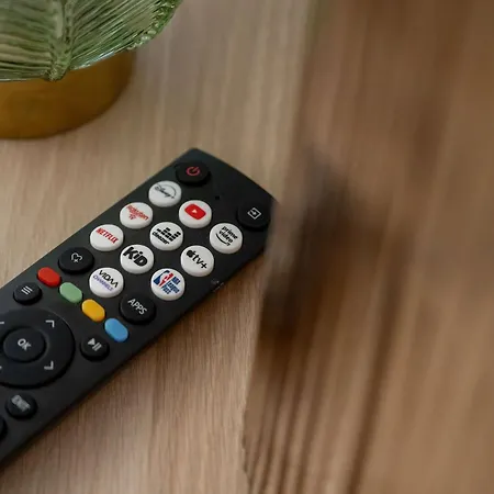 Stylish With Balcony & Parking In The Old Town Of By Renters Appartement