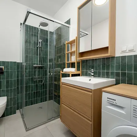 Stylish With Balcony & Parking In The Old Town Of By Renters Appartement