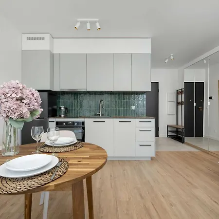 Stylish With Balcony & Parking In The Old Town Of By Renters * 弗罗茨瓦夫