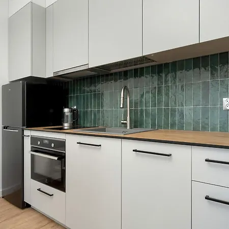 Stylish With Balcony & Parking In The Old Town Of By Renters *