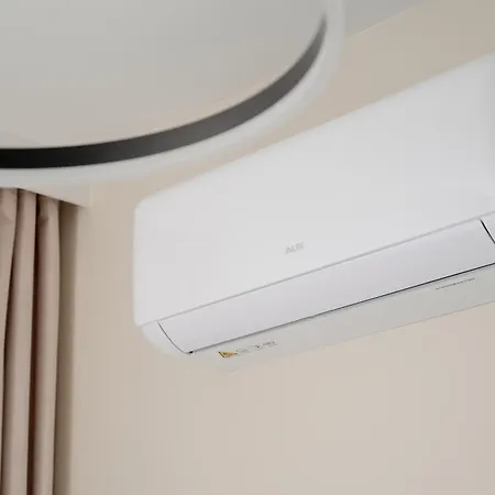 Stylish With Balcony & Parking In The Old Town Of By Renters Appartement Wrocław