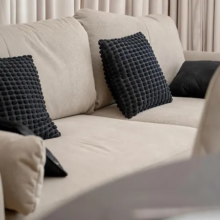 Stylish With Balcony & Parking In The Old Town Of By Renters Wrocław