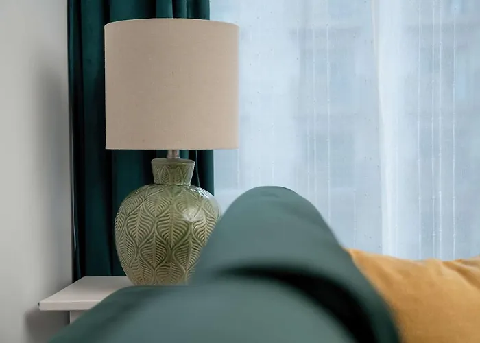 Stylish With Balcony & Parking In The Old Town Of By Renters Lägenhet