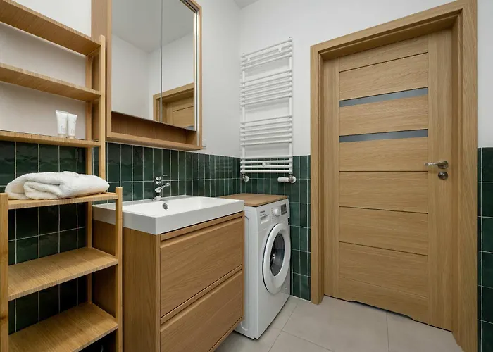 Stylish With Balcony & Parking In The Old Town Of By Renters Lägenhet *