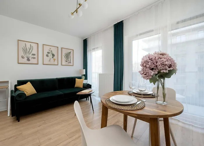 Stylish With Balcony & Parking In The Old Town Of By Renters Lägenhet
