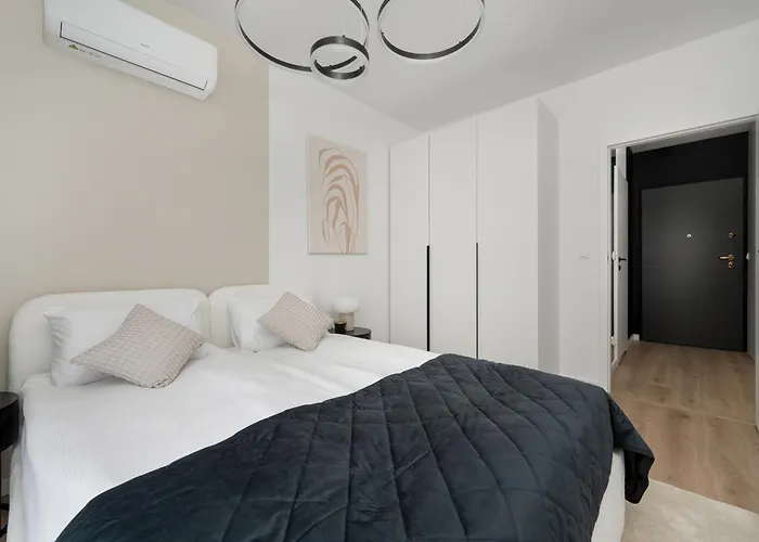 Stylish With Balcony & Parking In The Old Town Of By Renters * Wrocław